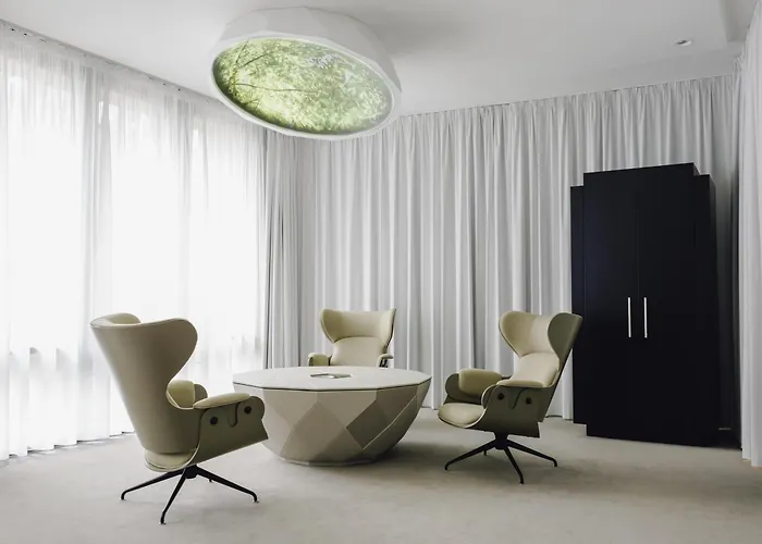 Pullman Schweizerhof فندق 5*